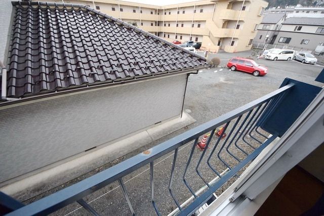 バルコニー　～フラワーボックスを上手く利用したいですね～