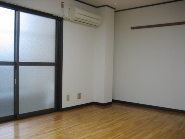 居室・リビング　洋室２