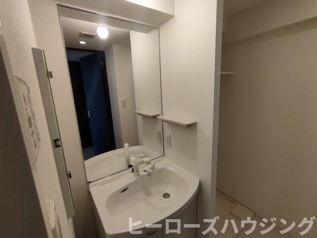 洗面設備　※同タイプの写真となり、実際のお部屋とは異なる場合があります
