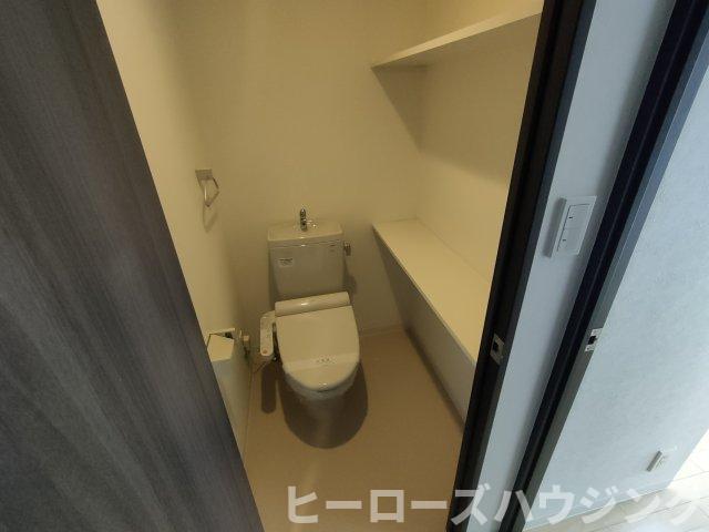 トイレ　※同タイプの写真となり、実際のお部屋とは異なる場合があります