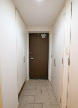 玄関　※別部屋の写真です