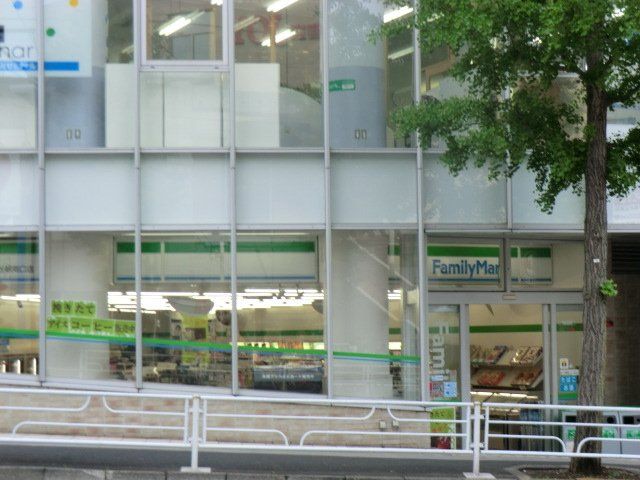 コンビニ　ファミリーマート 藤が丘駅南口店（コンビニ）まで424m