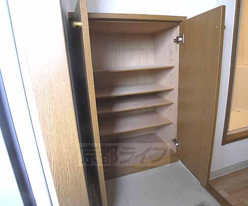 玄関　玄関のシューズボックス。