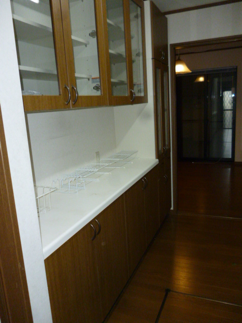 その他設備　食器棚