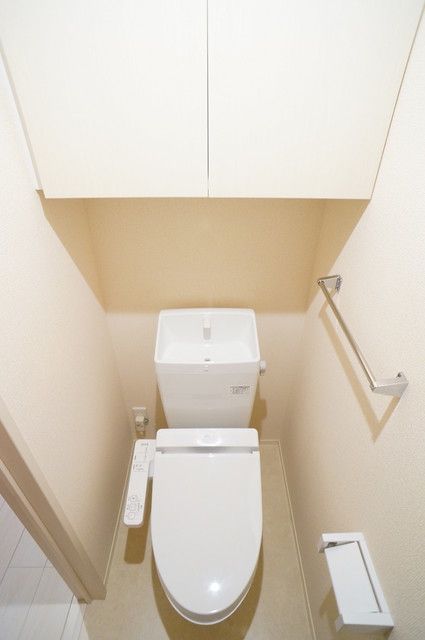 トイレ　他号室。参考写真