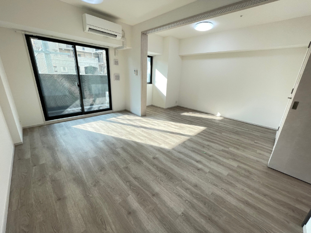 居室・リビング　２０４号室の写真になります。