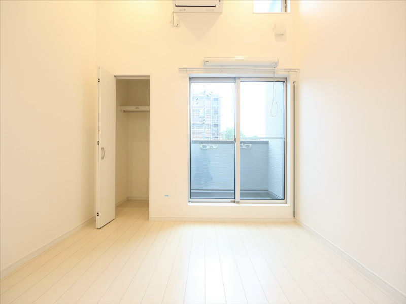 バルコニー　洋室6帖　ロフト4.8帖（収納にも寝室にも使えます）