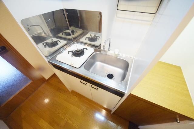 キッチン　同物件別部屋写真