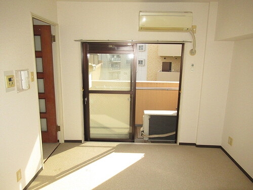 居室・リビング　洋室（約7.2畳）　※2021年12月撮影の写真