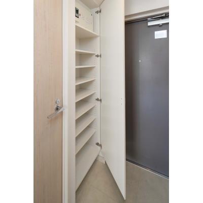 収納　シューズボックス