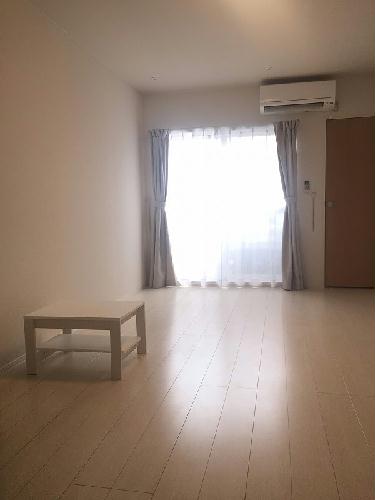 居室・リビング　全室南窓で日当たり良好です