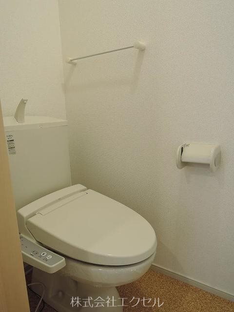 トイレ　温水洗浄便座付き