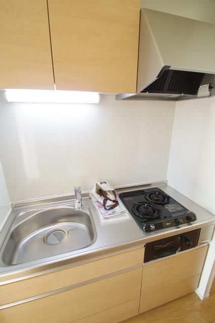 キッチン　★シンクも大きく、収納も多い便利なシステムキッチン★