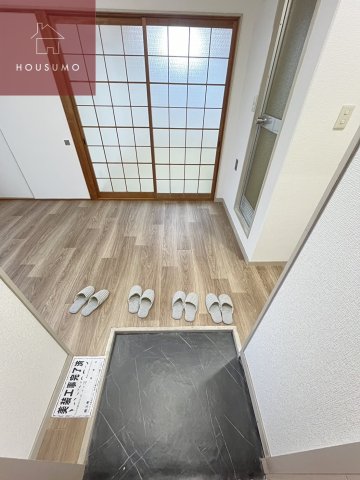 玄関　収納もある玄関です