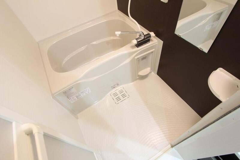 バス・シャワールーム　浴室乾燥・暖房・換気付きのハイグレード浴室。