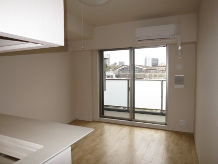 居室・リビング　☆明るい居間☆