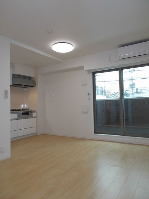 居室・リビング　☆明るい洋室☆