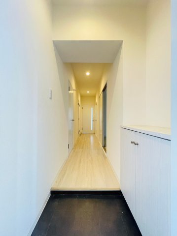 玄関　※同物件　別間取り　参考写真