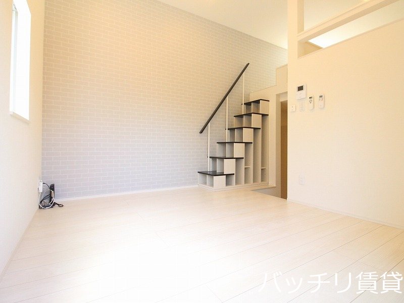 居室・リビング　同型タイプの為、現状を優先いたします。