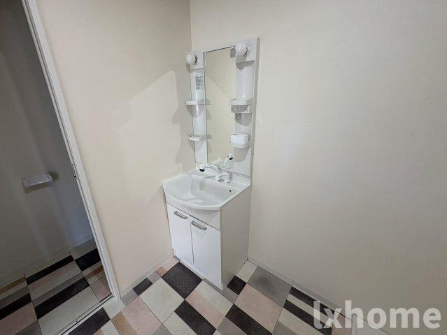 洗面設備　コンパクトで使いやすい洗面所