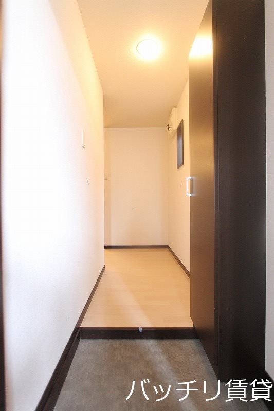 玄関　写真は同シリーズタイプの為、現状優先になります。
