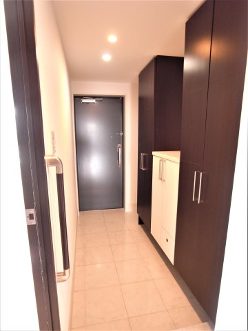 玄関　※参考写真