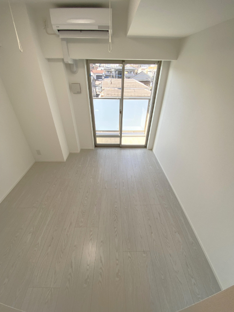 居室・リビング　別室参考写真です。