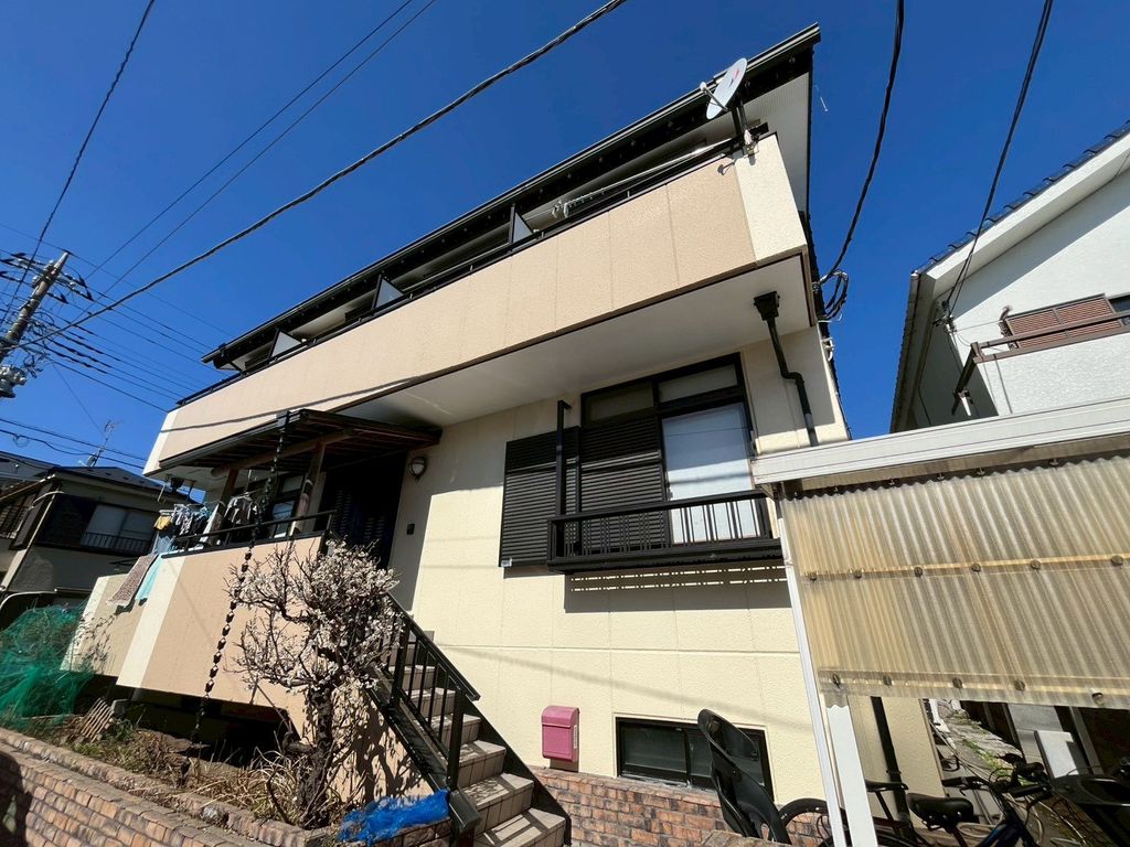 建物外観　～南向きでグリーンの多い建物～