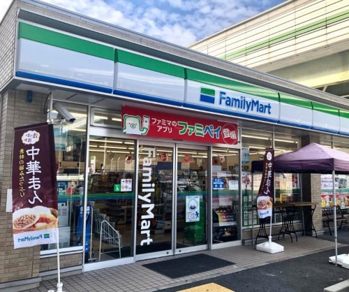 コンビニ　ファミリーマート 海老江三丁目店（コンビニ）まで198m