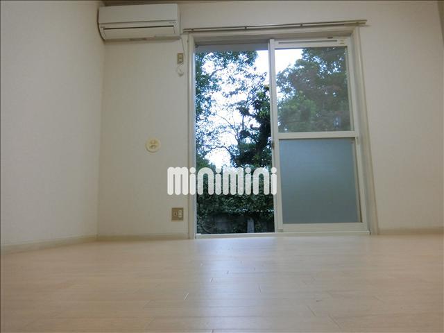 居室・リビング　同一間取りの別部屋の写真です。