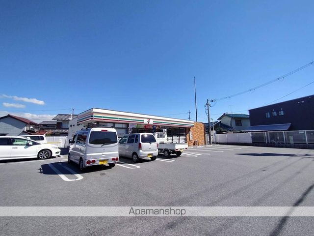 コンビニ　セブンイレブン（コンビニ）まで331m