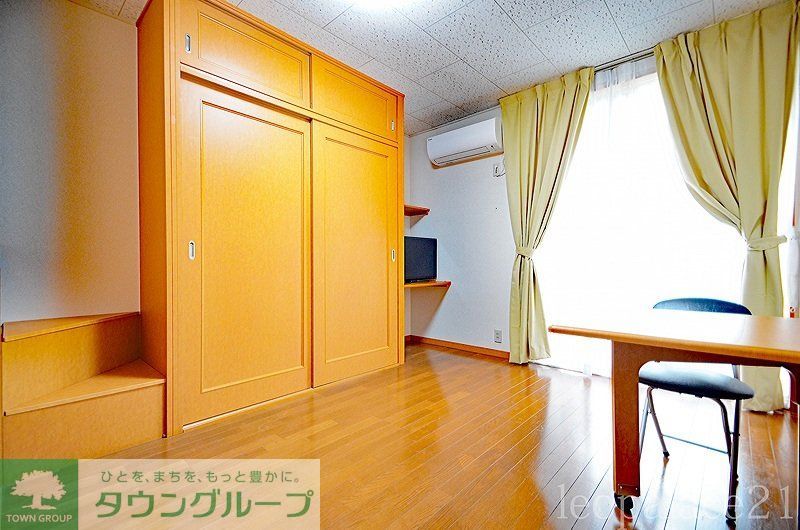 居室・リビング　１階のお部屋です。同タイプの写真です。