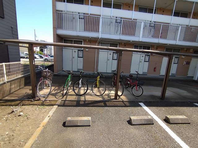 その他　駐輪場　原付＆自転車のみ駐輪可能