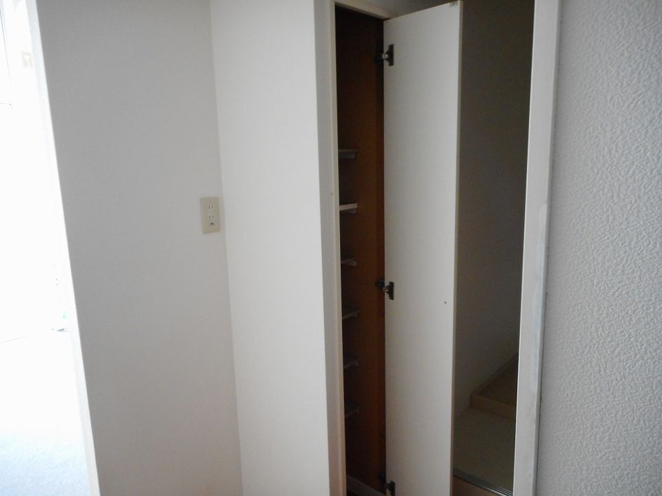 その他部屋・スペース　台所横　シューズボックス