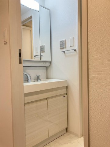 洗面設備　広い洗面スペース