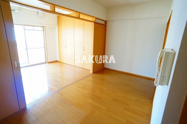 居室・リビング　使いやすい形の為、レイアウトを楽しめます♪