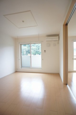 居室・リビング　居間です