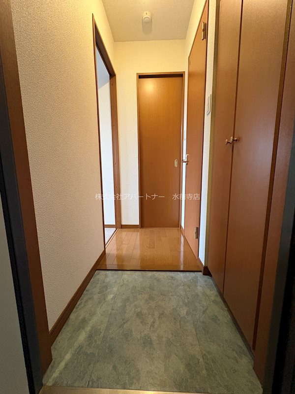 玄関　広々玄関スペースがあなたをお出迎え！