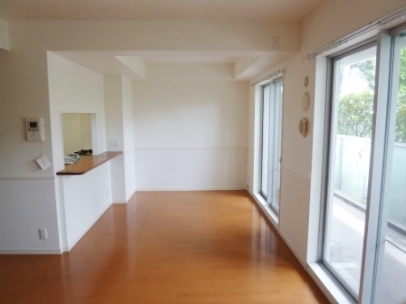 居室・リビング　12.6帖のリビングです☆