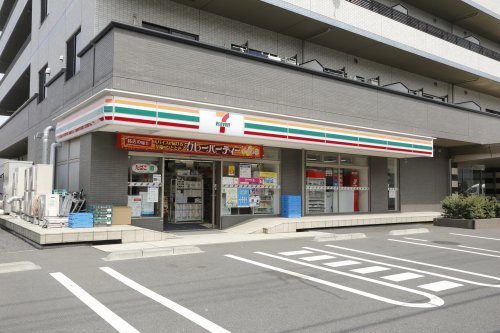 コンビニ　セブンイレブン江戸川中央４丁目店（コンビニ）まで422m
