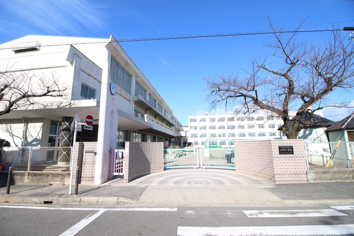小学校　名古屋市立上野小学校（小学校）まで610m