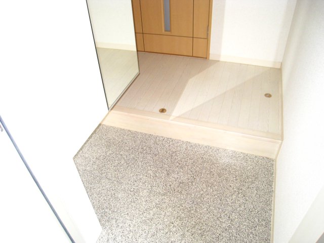玄関　同物件別室です。