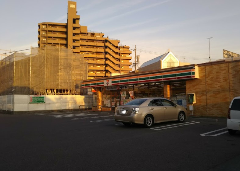 コンビニ　セブンイレブン 名古屋瀬古店（コンビニ）まで378m