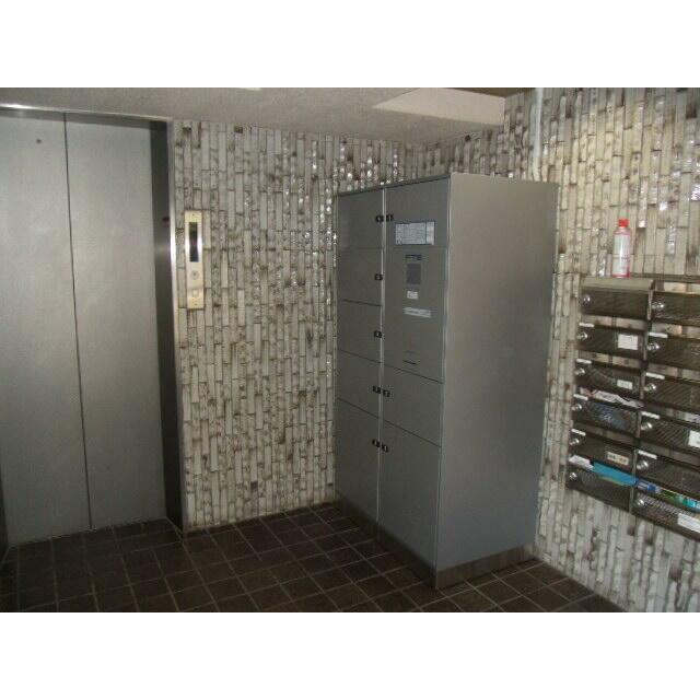 ロビー　宅配ＢＯＸ