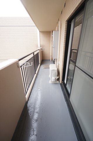 バルコニー　水曜日、営業時間外もご相談ください！