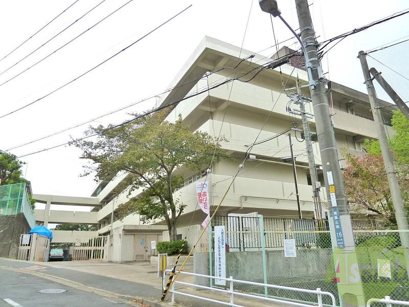 小学校　東山田小学校（小学校）まで817m