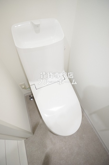 トイレ　温水洗浄便座付のトイレ！