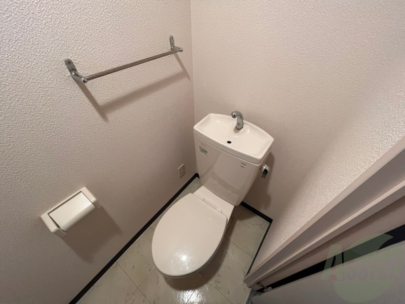 トイレ　こちらはトイレです。お手入れも楽ちんです！