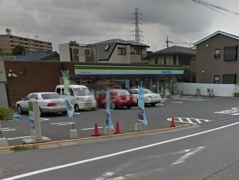 コンビニ　ファミリーマート小仲台9丁目店（コンビニ）まで300m