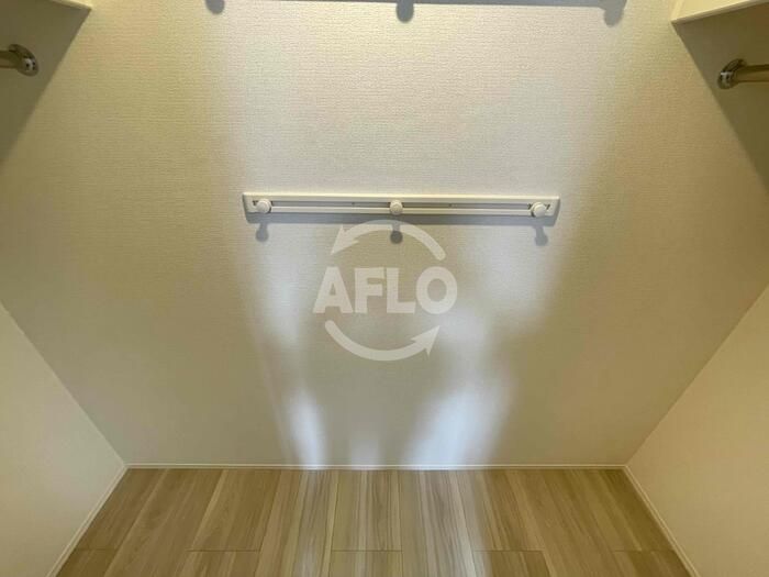 収納　トリシア江坂　ウォークインクローゼット